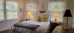 Four Oaks Cottage, SSI-walk to beach! - Image 4