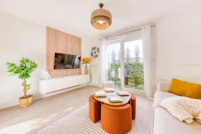 - Cozy, fully equipped one-bedroom apartment for mobility lease - - Image 2