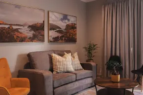 Heart House - Sunset Room - Image 4