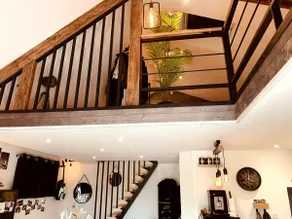 Small industrial-style house - Image 4
