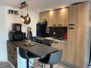 Small industrial-style house - Image 2