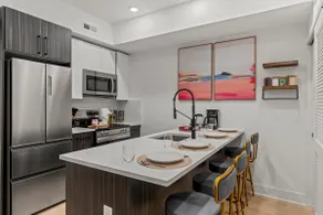 Modern 1BR near DT, Univ City, Museums, Hospitals - Image 2