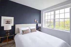 Spacious 1 Bedroom in Navy Yard - Image 2