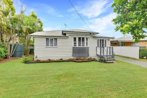 A Classic Cottage 4BR With Deck - Image 2