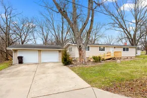 Comfort Cabin - 2BD Family Getaway in Creve Coeur - Image 3