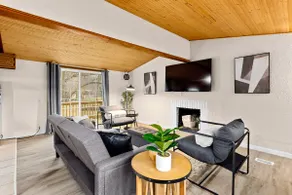 Comfort Cabin - 2BD Family Getaway in Creve Coeur - Image 5
