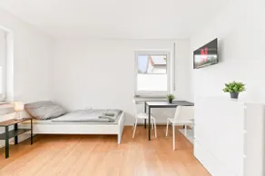 3 Bedrooms | Single Beds | Parking | Kitchen - Image 2