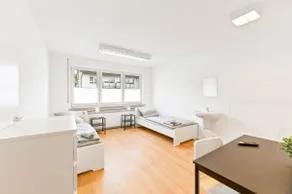 3 Bedrooms | Single Beds | Parking | Kitchen - Image 5