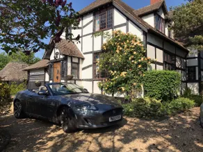 Beautiful Stratford-On-Avon House, suits 14 - 15 - Image 3