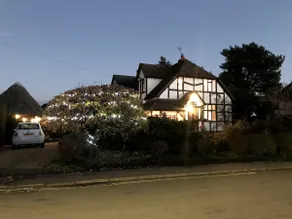 Beautiful Stratford-On-Avon House, suits 14 - 15 - Image 4