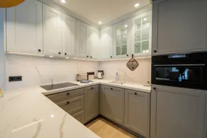 Modern 1-Bedroom Apartment - Image 2
