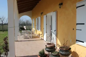 Casa in villa con grande giardino, patio e park privato - Image 4
