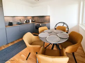 Lake View Suite - Image 2