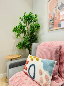 Bright & Stylish Flat Close To Center - Image 3