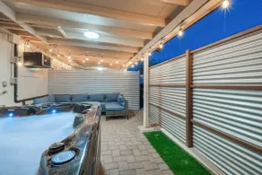 3BR 2BA Home with Jacuzzi Near Reid Park & Zoo Unit B - Image 3