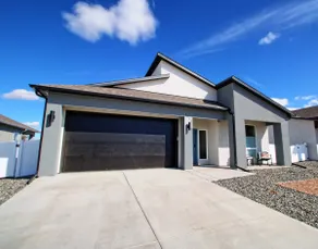 18 Road MTB Basecamp | Bike Garage | Dog Friendly - Image 2