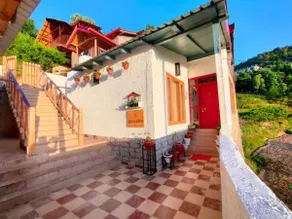 Luxury 3BHK Mountain View Villa | Bonfire | Lawn - Image 2