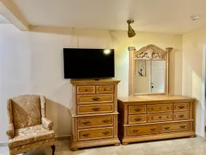 Bright and Stylish Stay (Puerta Y) (Door Y) - Image 5