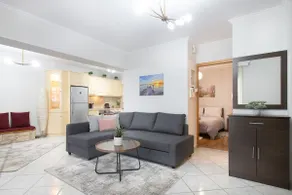 Cozy Stay Near Metro, 15 Mins to Airport + Parking - Image 3