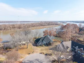 River View Retreat - Image 2