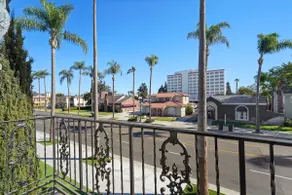 Walk to Downtown Hotspots - Image 5