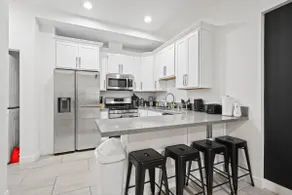 Sleek and Serene Escape - Image 5