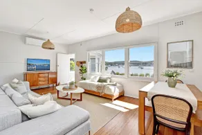 The Little Lake House at Rathmines waterfront on Lake Macquarie - Image 3