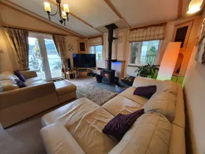 Ardmay Chalet, Arrochar, stunning lochside location Free Kayaks and SUPS - Image 3