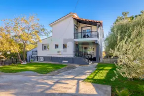 Makri Lux House 4 BDR - Image 2