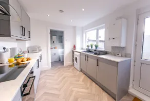 Contractor Stay! Huge 5Bed2Bath & Secure Parking - Image 4