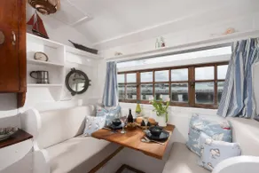 Ship Ashore, quirky cabin with Twin beds - Image 4