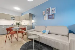 Cozy Apt w AC, Garden & Parking - Image 5