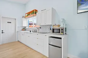 Cozy Oasis Near Hard Rock Stadium + Private Yard - Image 4