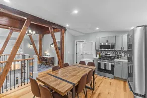 Unique Top-Floor Apt in BTV - Image 3