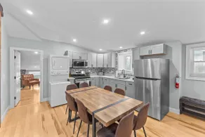 Unique Top-Floor Apt in BTV - Image 2