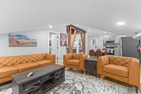 Unique Top-Floor Apt in BTV - Image 5