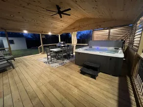 Emma's Place (Hot tub/ Back Porch) - Image 4