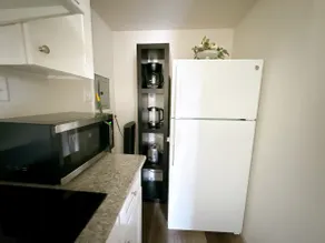 guest house w/ private entrance - Image 4