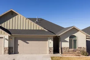 Two Pines Retreat - Brand New! - Image 5