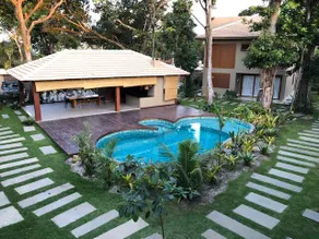 Very close to the beach! - Image 3