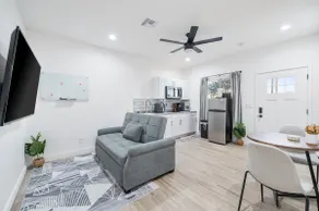 Chic 1-Bedroom Retreat - Phoenix - Image 5