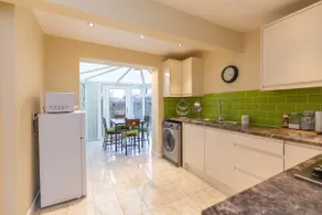 Wootton 2-Bedroom Bungalow - Image 4