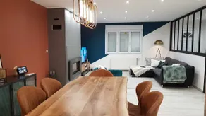 House with Outdoor Jacuzzi - Image 2