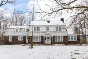 Mountain Farmhouse Getaway - Image 2