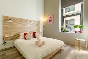 Chic Laneway Apartment on Famous Degraves Street - Image 3