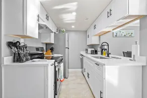 Two-Story Apartment in Irving - Image 4