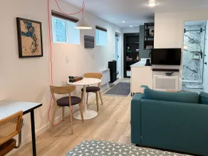 Green Bee Suite - a cozy, luxury studio apartment - Image 4