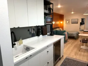 Green Bee Suite - a cozy, luxury studio apartment - Image 2