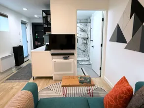 Green Bee Suite - a cozy, luxury studio apartment - Image 3
