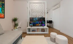 Al Mughrizat Apartment with Workspace WiFi - Image 2